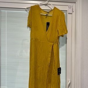 Lulus- wrap dress- size M-NEW!